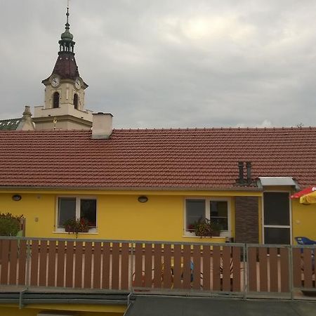 Penzion Toscana Lanzhot Екстер'єр фото
