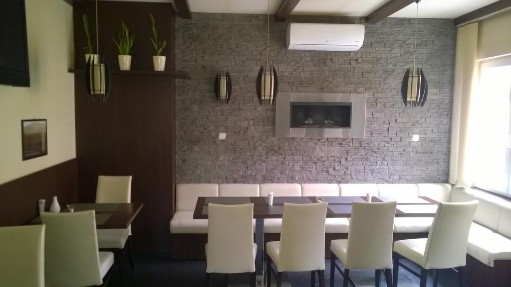 Penzion Toscana Lanzhot Екстер'єр фото